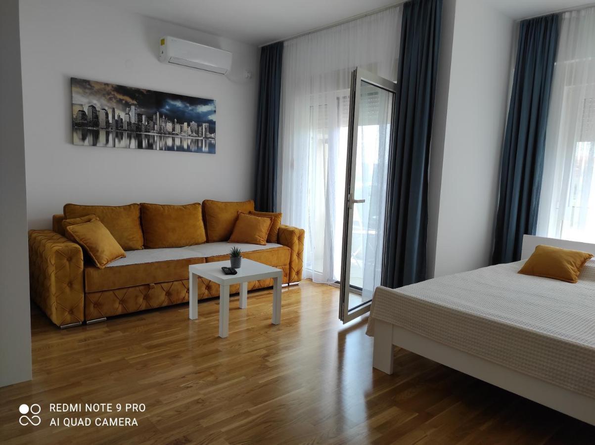 Comfort Studio With Sea View And Swimming Pool Becici  Exterior photo